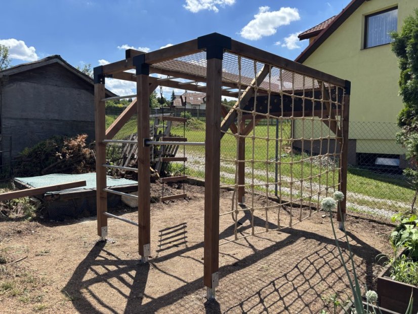 Rodinné hřiště s vrchní sítí (MID - 2x3m) - Barva impregnace: Bezbarvá, Barva trámových spojek: Černé