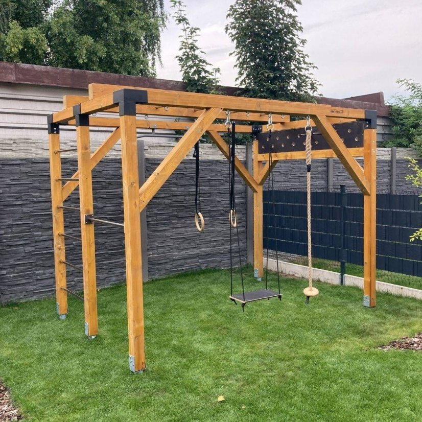 Rodinné ihrisko s pegboardom (MID - 2x3m) - Farba impregnácie: Hnedá, Farba trámových spojok: Čierne