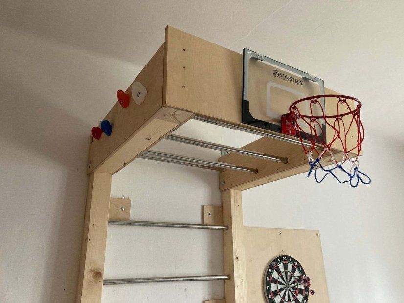 Domácí hřiště pro větší děti