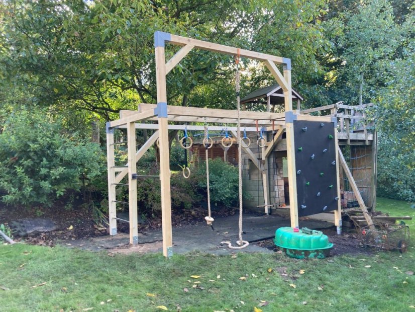 Dětské hřiště se šplhem (CLIMBER - 2x4m) - Barva impregnace: Bezbarvá, Barva trámových spojek: Černé