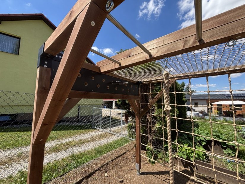 Rodinné hřiště s vrchní sítí (MID - 2x3m) - Barva impregnace: Bezbarvá, Barva trámových spojek: Černé