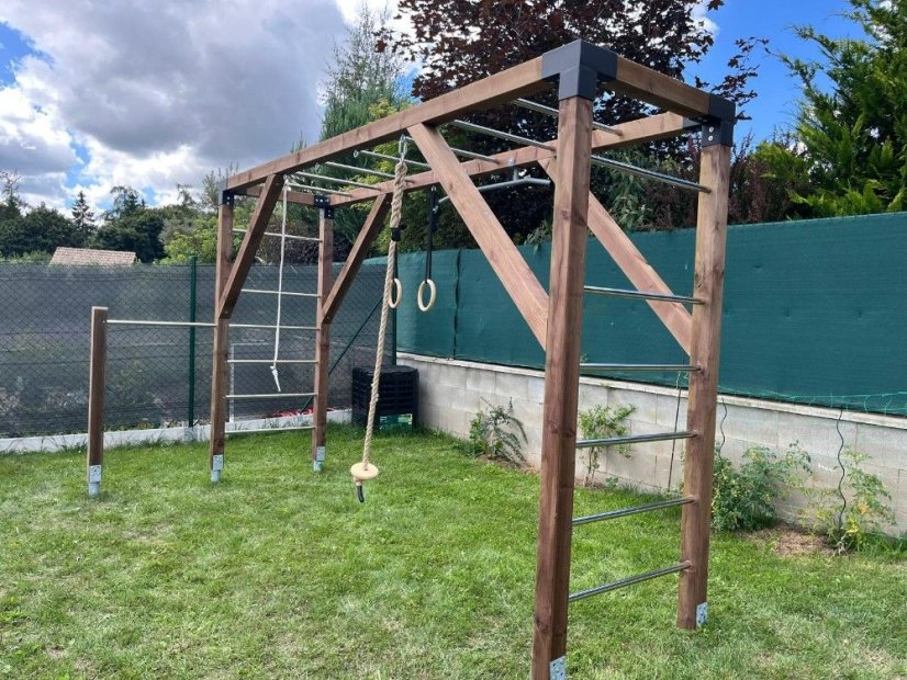 Workout hřiště pro každého (MINI - 1x4m) - Barva impregnace: Hnědá, Barva trámových spojek: Černé